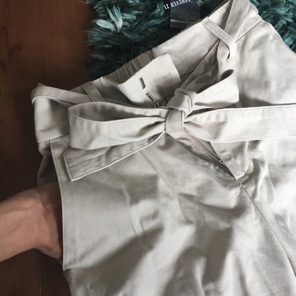 NWT Forever 21 High waisted khaki joggers Sz S 👏